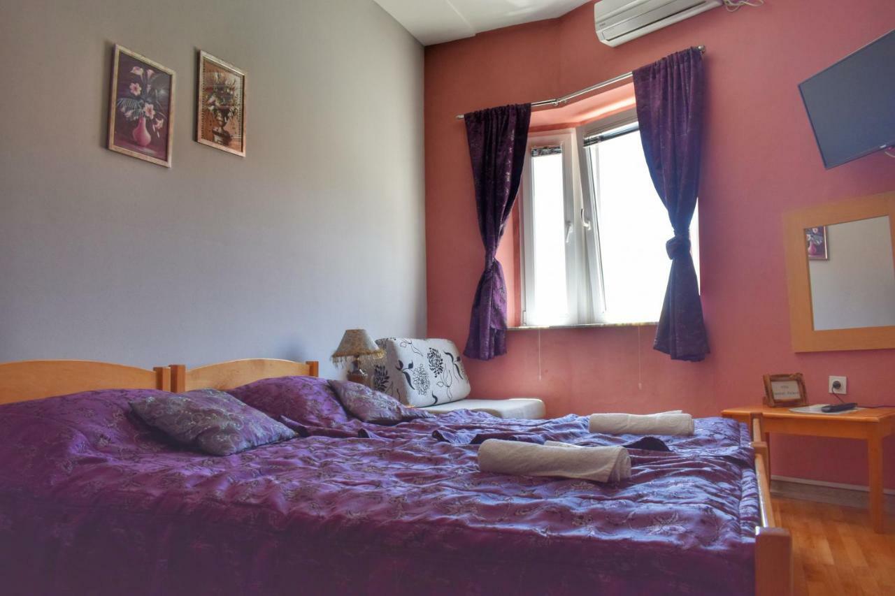 Central Palace Ohrid Bilik gambar